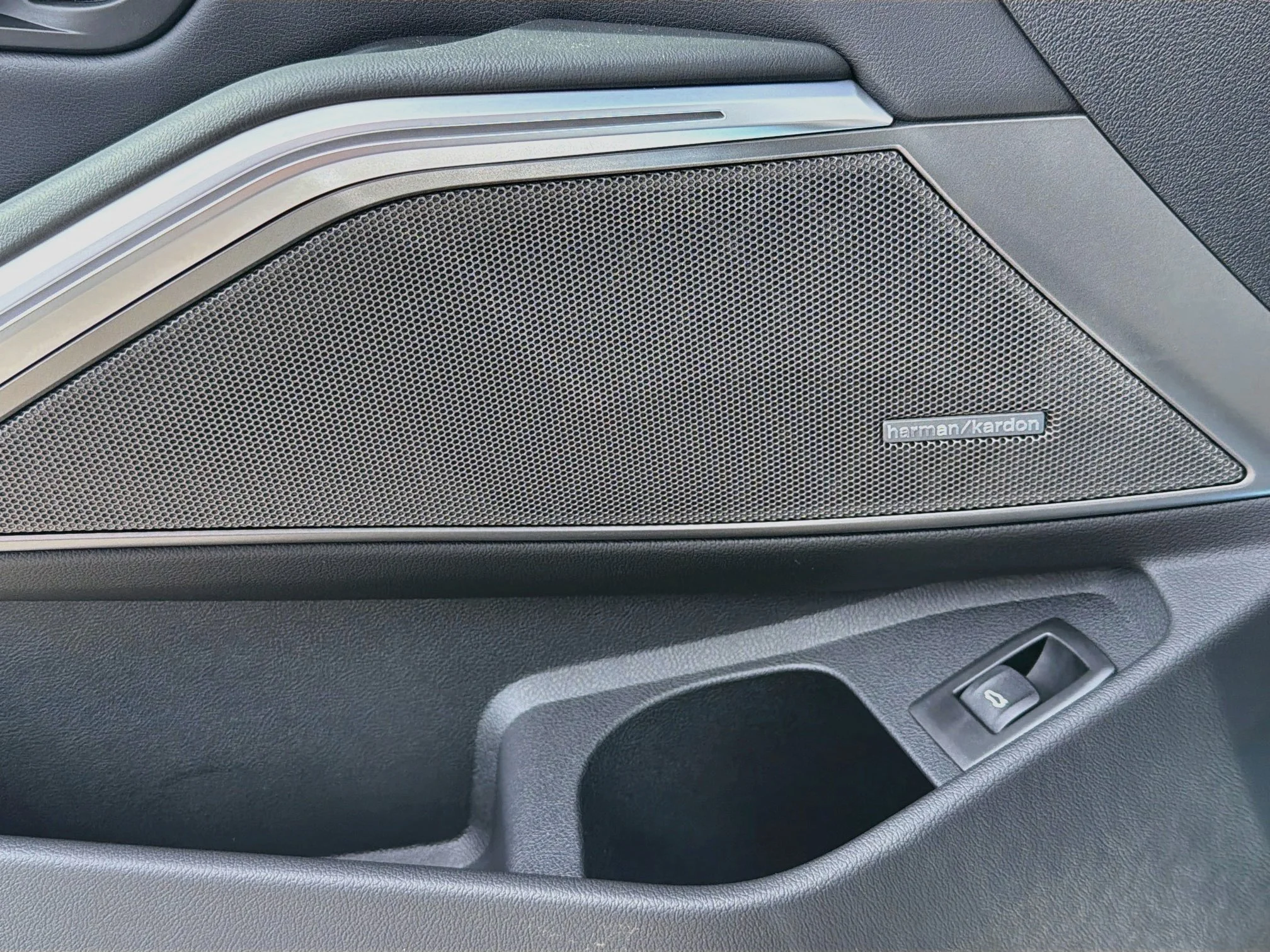 New 2027 Black Sapphire Metallic BMW  image 24