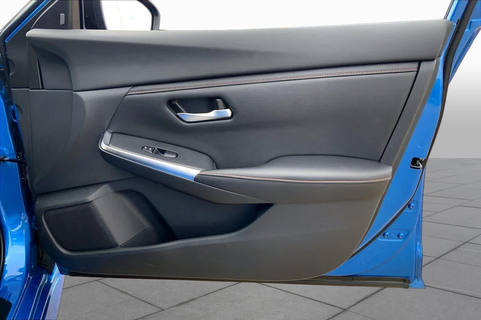 Used 2023 Electric Blue Metallic Nissan SR image 23