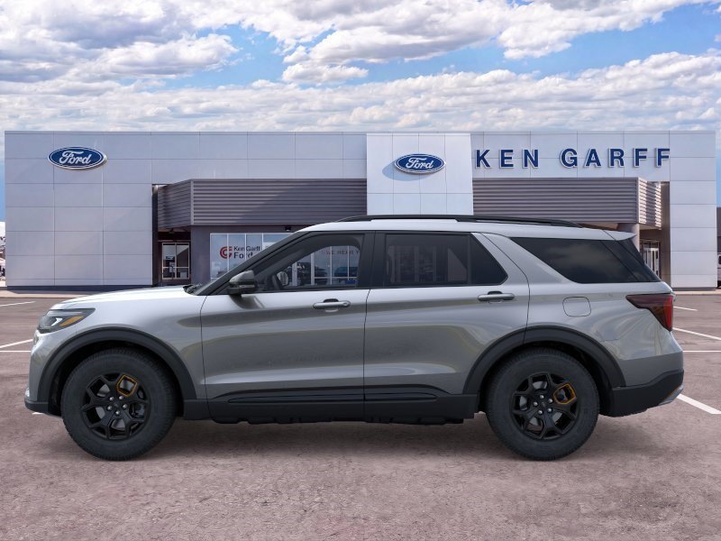 New 2026 Carbonized Gray Metallic Ford Tremor image 3