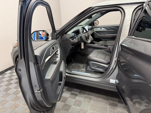 New 2026 Carbonized Gray Metallic Ford ST-Line image 14