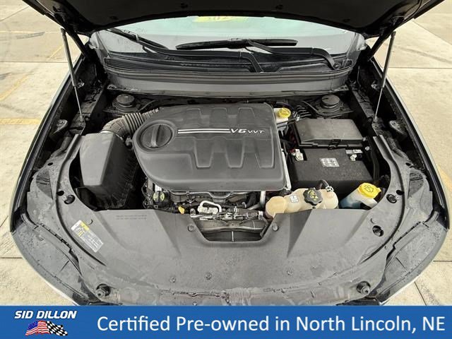 Used 2022 Diamond Black Crystal Pearlcoat Jeep Latitude Lux image 10
