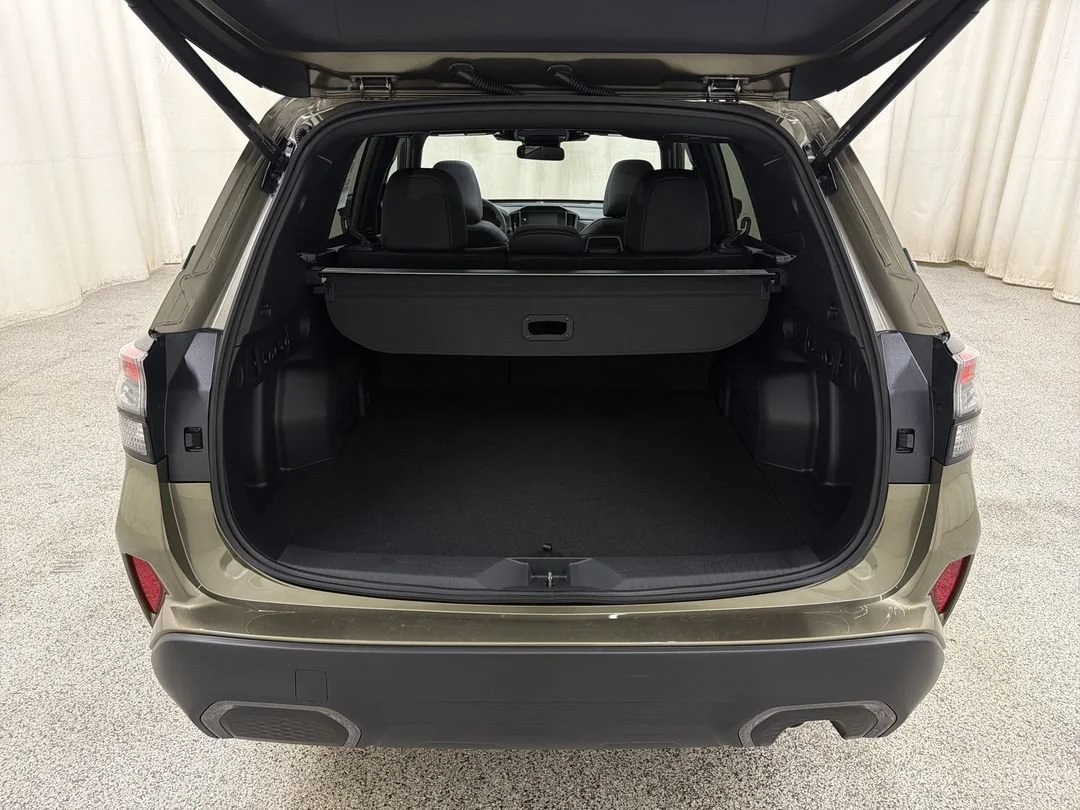 New 2026 AUTUMN GREEN METALLIC Subaru Limited image 17