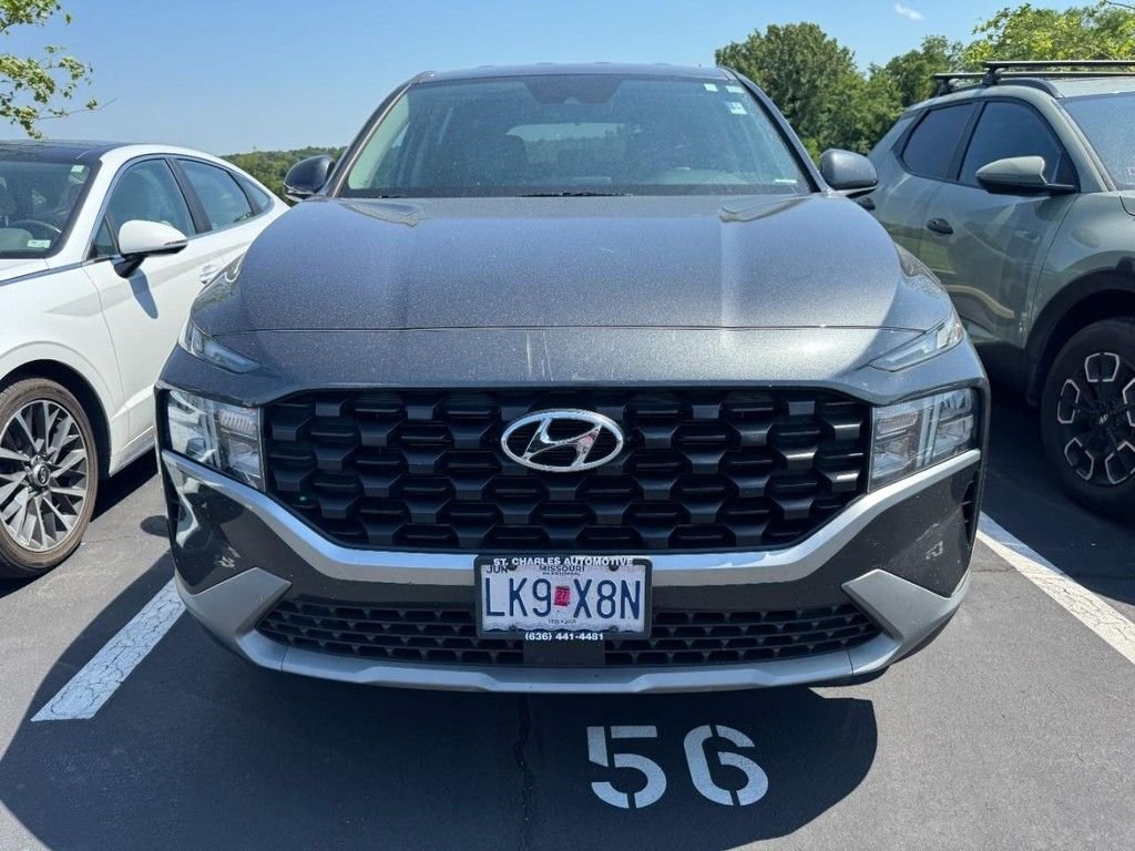 Used 2023 Gray Hyundai SE image 2