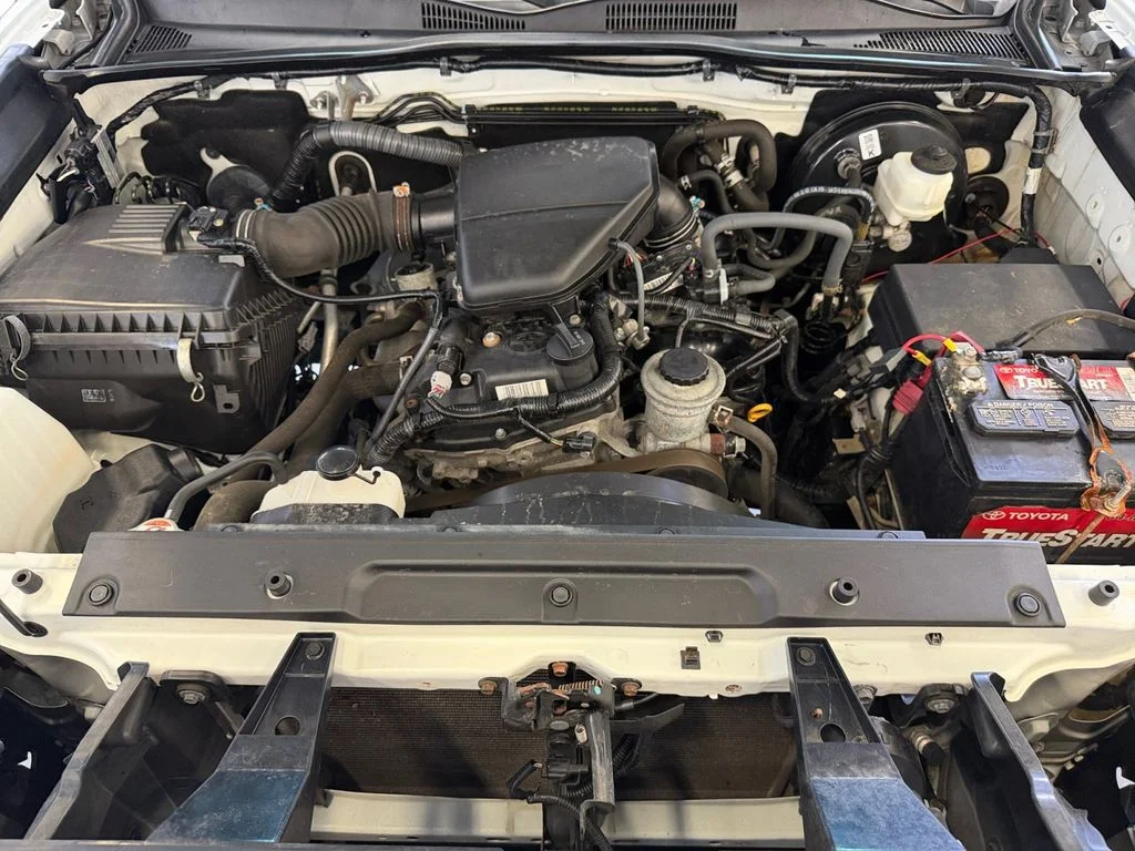 Used 2019 White Toyota SR image 13