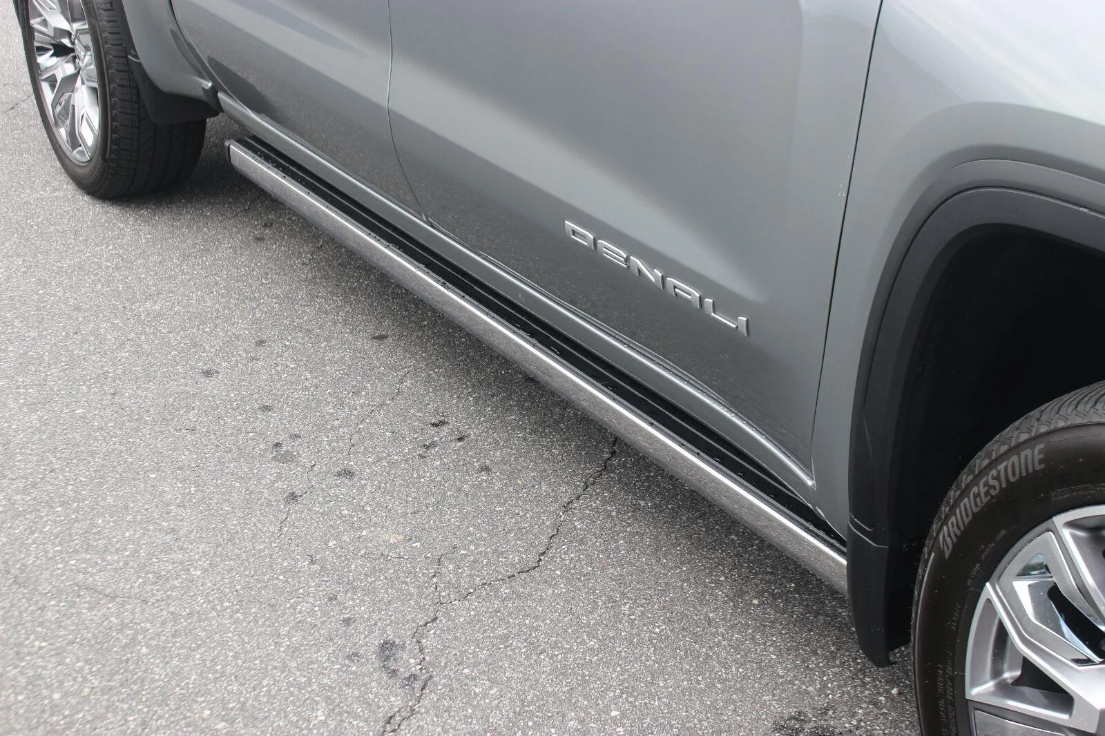 Used 2026 Sterling Metallic GMC Denali image 10