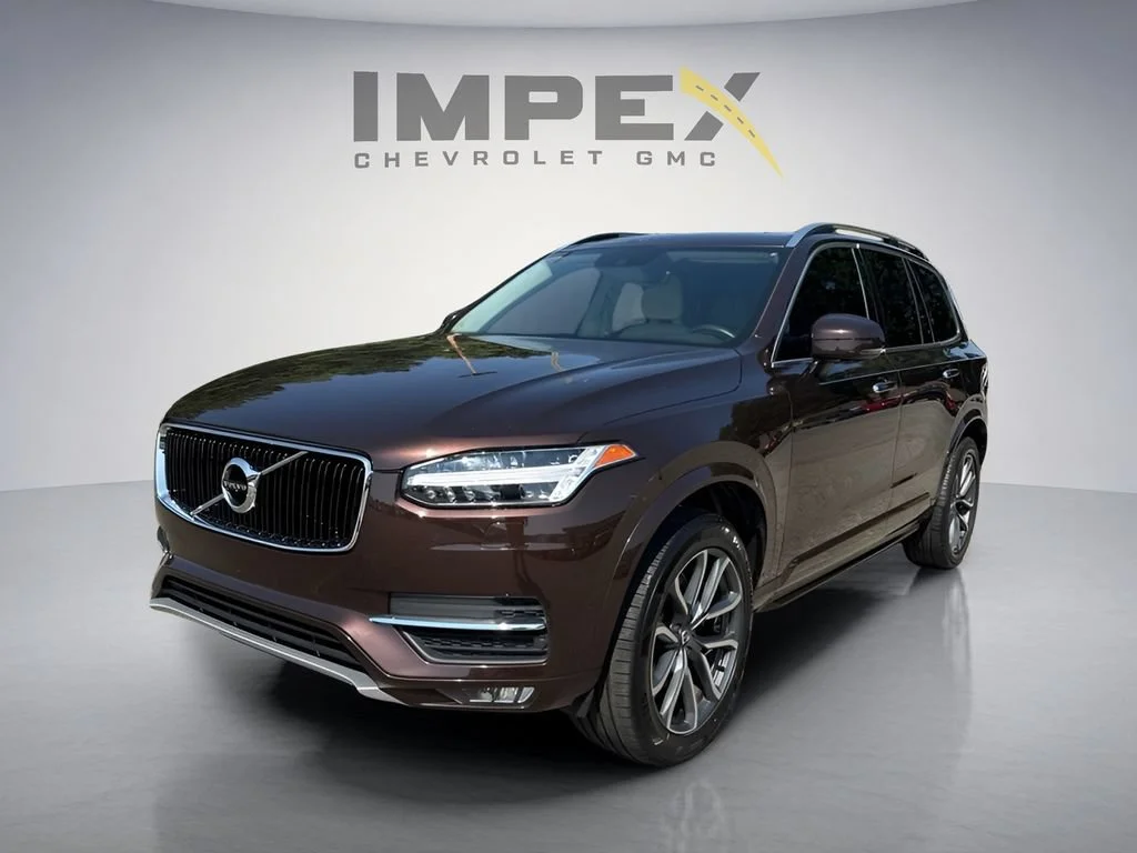 Used 2018  Volvo Momentum image 1