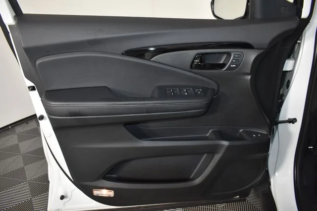 Used 2023  Honda Elite image 29