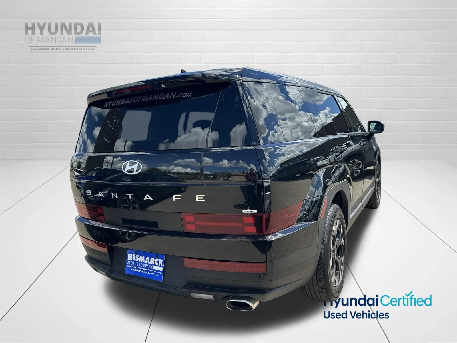 Used 2025 Black Hyundai SE image 3