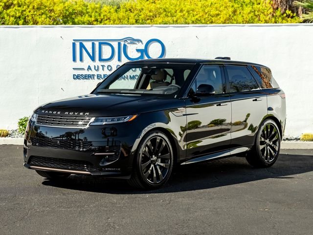 New 2026 Santorini Black Land Rover Dynamic SE image 1