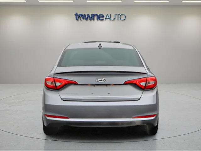 Used 2015 Gray Hyundai SE image 6