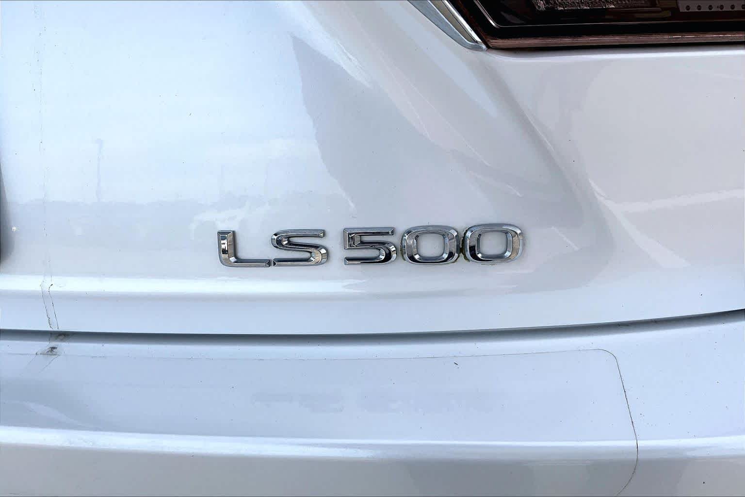 Used 2020 Eminent White Pearl Lexus  image 9