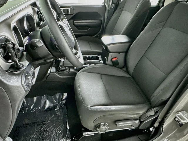 Certified Pre-Owned 2022 Jeep Gladiator Willys