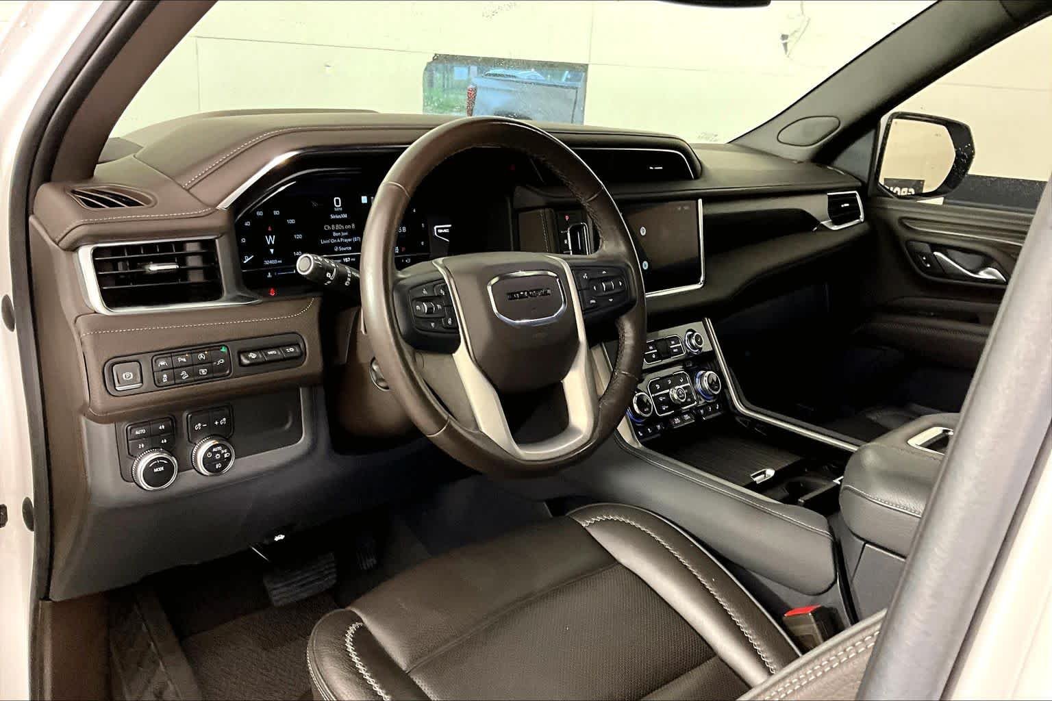 2022 GMC Yukon XL Denali - Photo 17