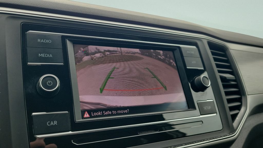 Used 2018 White Volkswagen S image 16