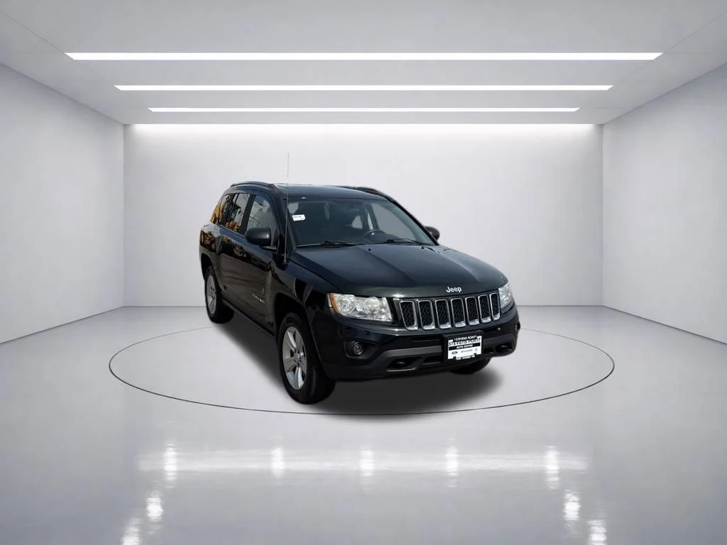 Used 2013 Black Forest Green Pearlcoat Jeep Latitude image 9
