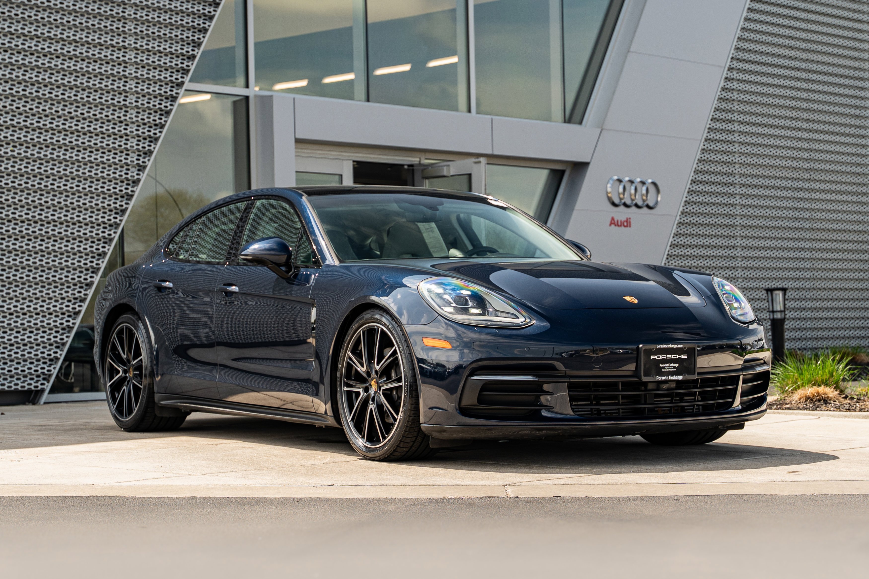 2020 Porsche Panamera's photo