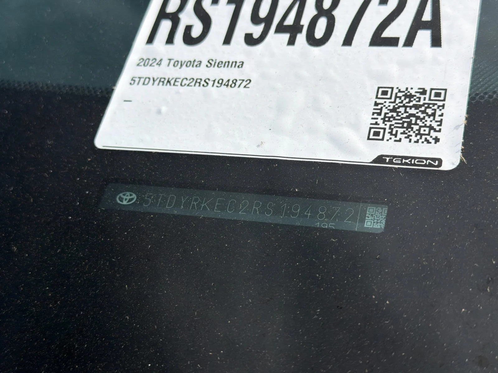 Used 2024  Toyota XLE image 3