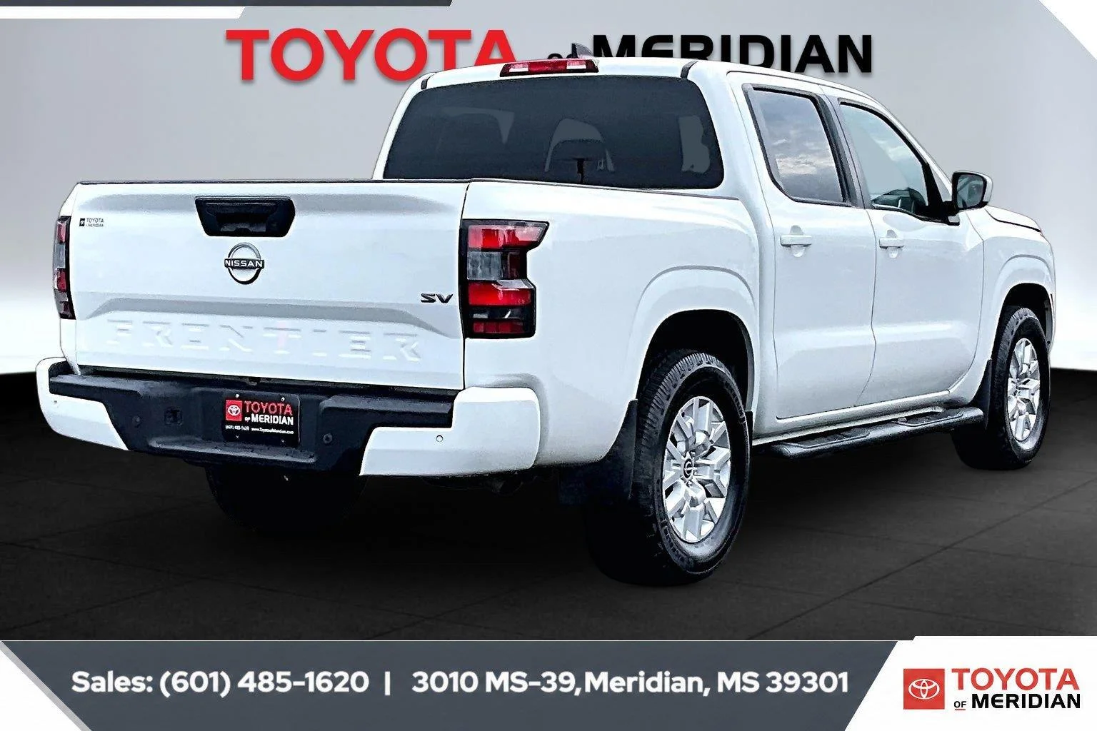 Used 2022 Glacier White Nissan SV image 11