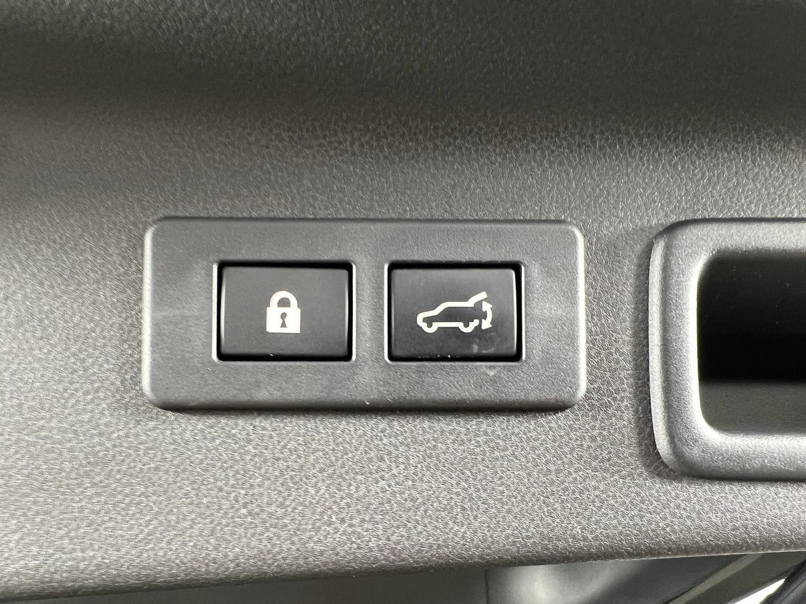 Used 2025 Crystal Black Silica Subaru Premium image 9