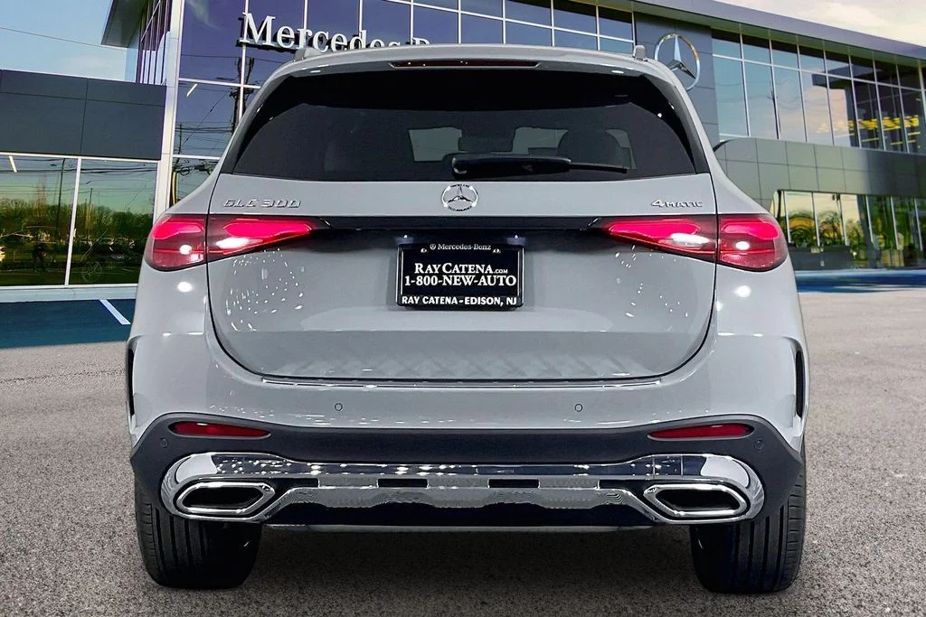 New 2026 White Mercedes-Benz GLC 300 image 4
