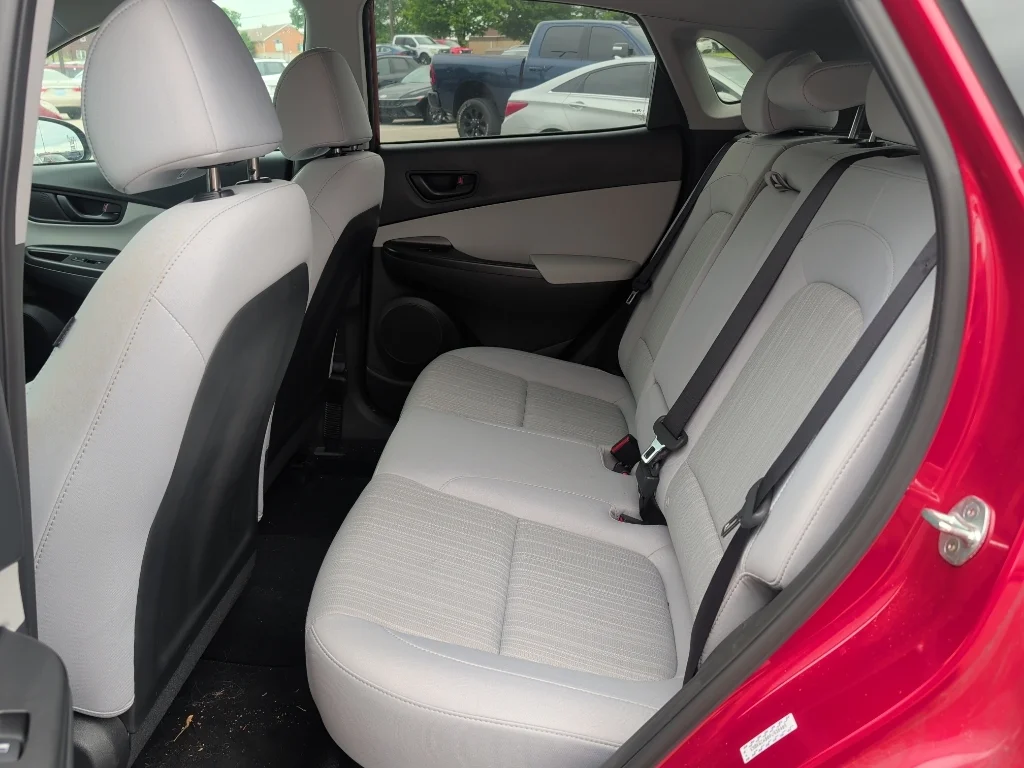 Used 2023 Pulse Red w/Black Roof Hyundai SEL image 9