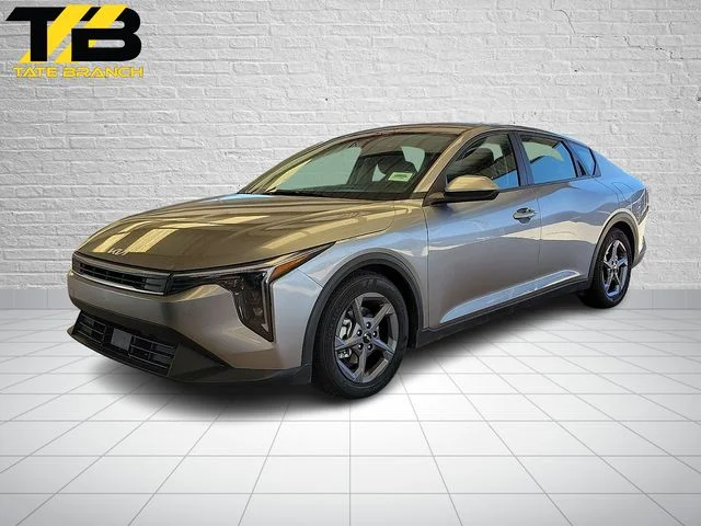 2025 Kia K4 LXS AT's photo