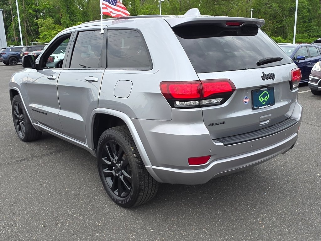 Used 2019 Billet Silver Metallic Clear Coat Jeep Altitude image 13