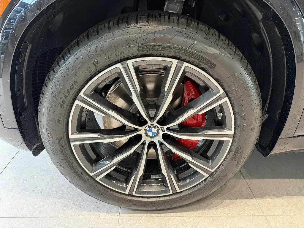 New 2026 Carbon Black Metallic BMW xDrive40i image 8