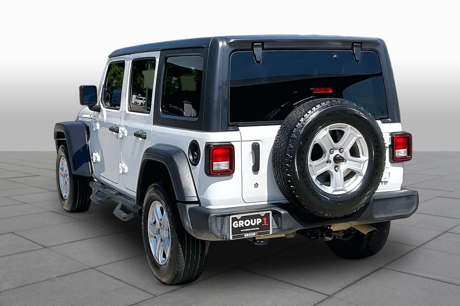 Used 2018 Bright White Clearcoat Jeep Sport S image 11