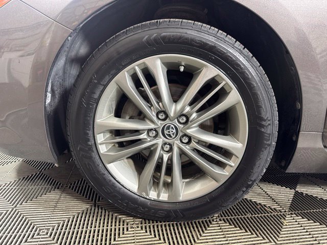 Used 2016 Gray Toyota SE image 10