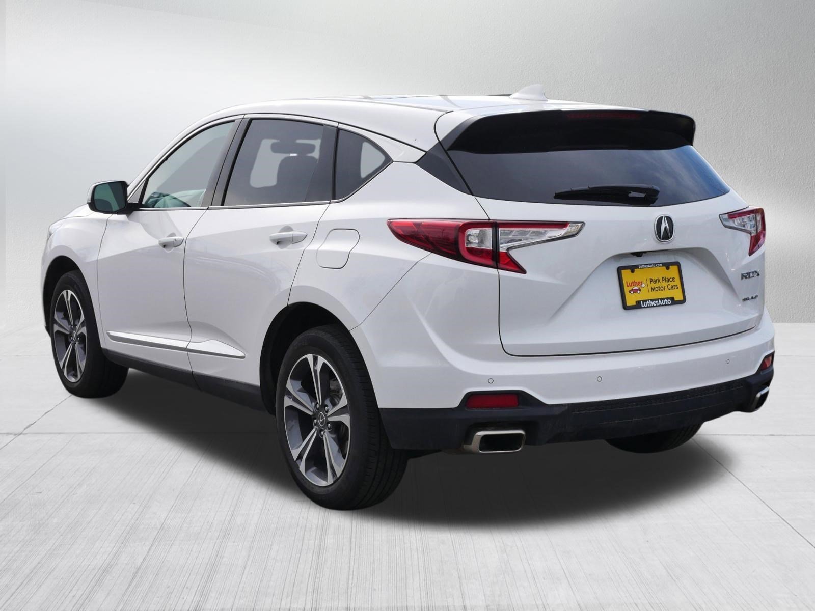 Used 2024 Platinum White Pearl Acura w/Advance Package image 5