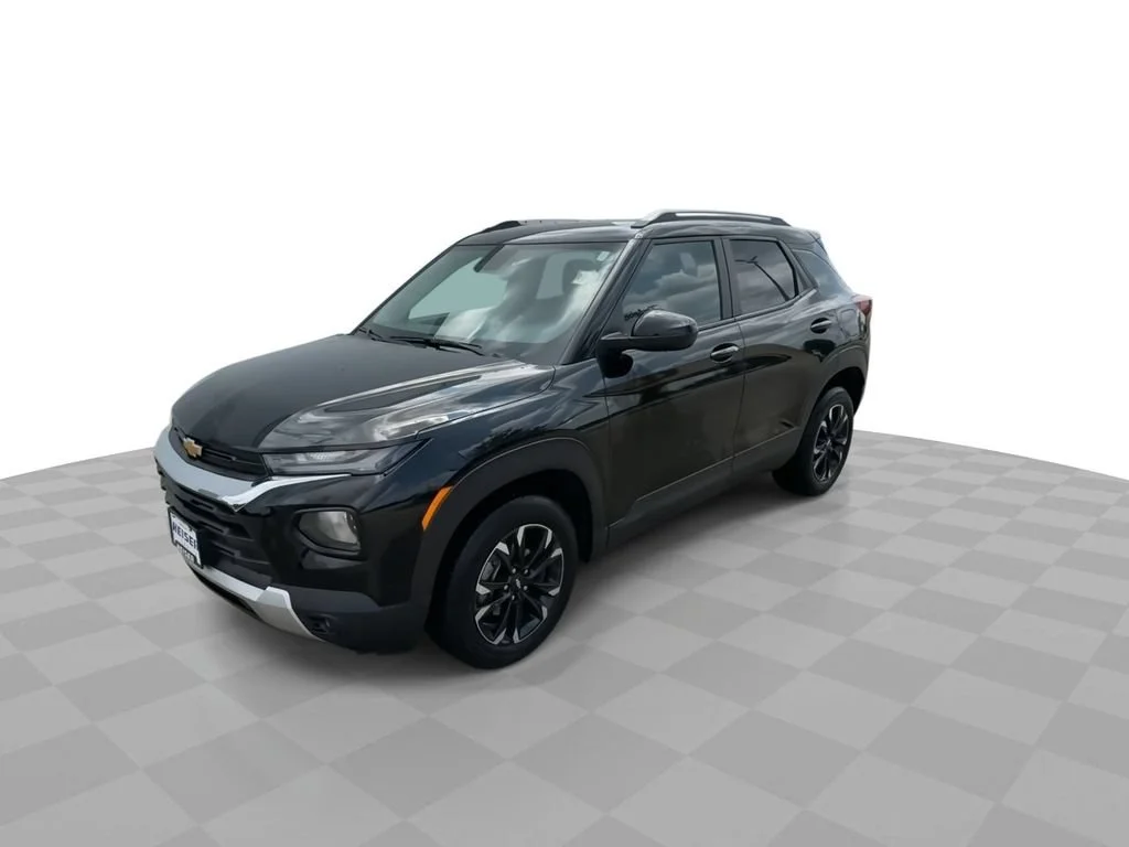 Used 2023 MOSAIC BLACK METALLIC Chevrolet LT image 4