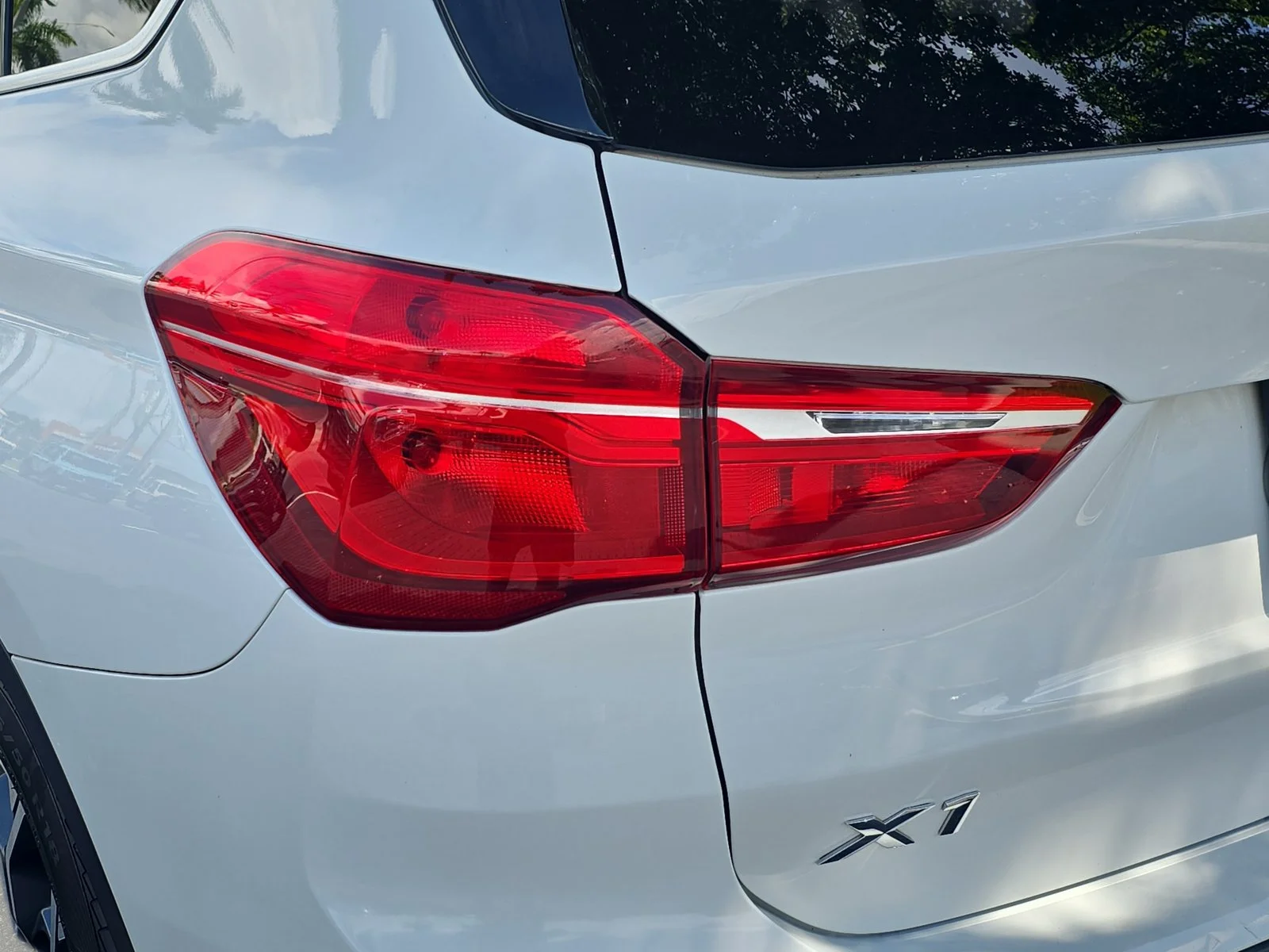 Used 2020 White BMW xDrive28i image 16