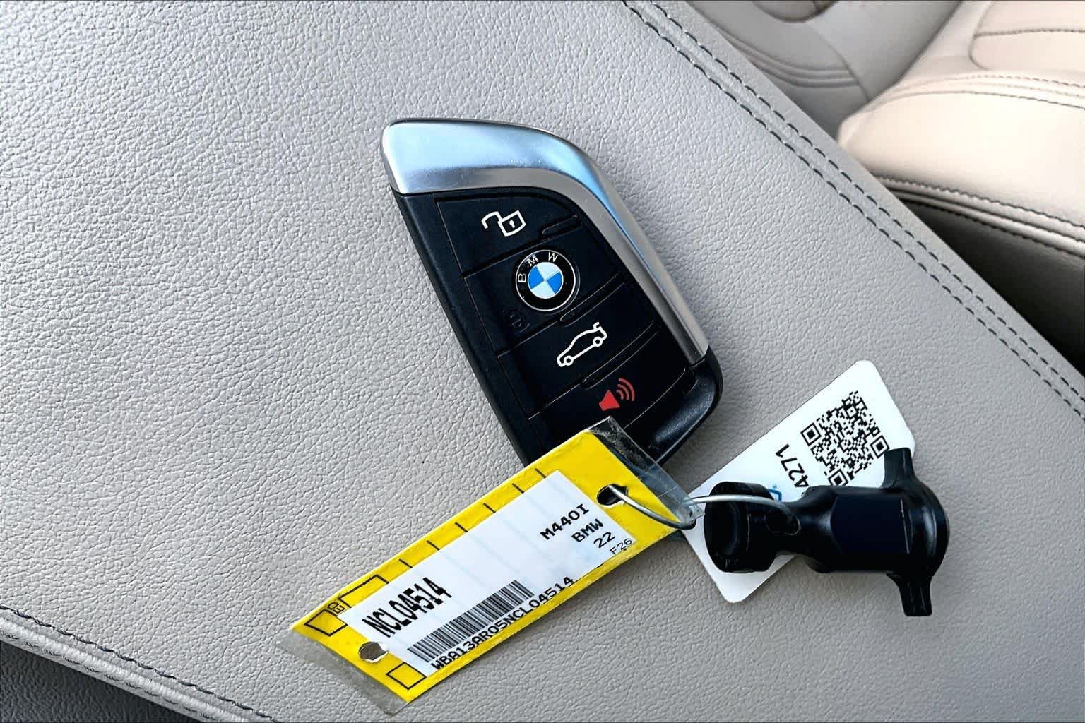 Used 2022 Tanzanite Blue II Metallic BMW M440i xDrive image 15