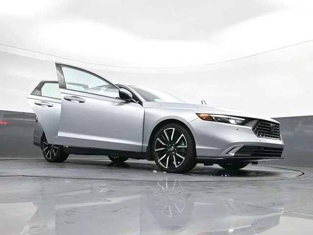 Used 2025  Honda Touring image 39