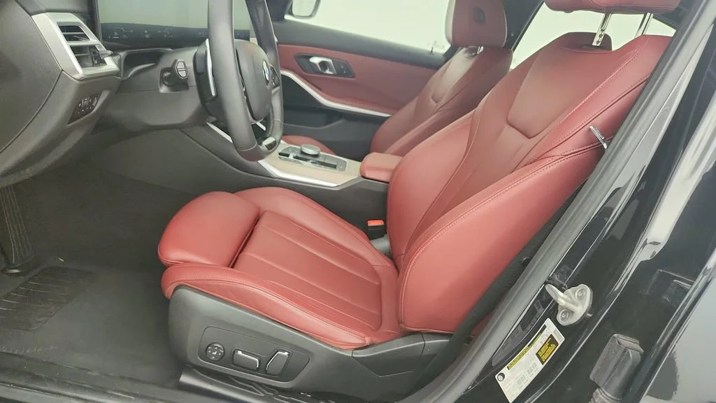2025 BMW 3 Series 330i - Photo 14