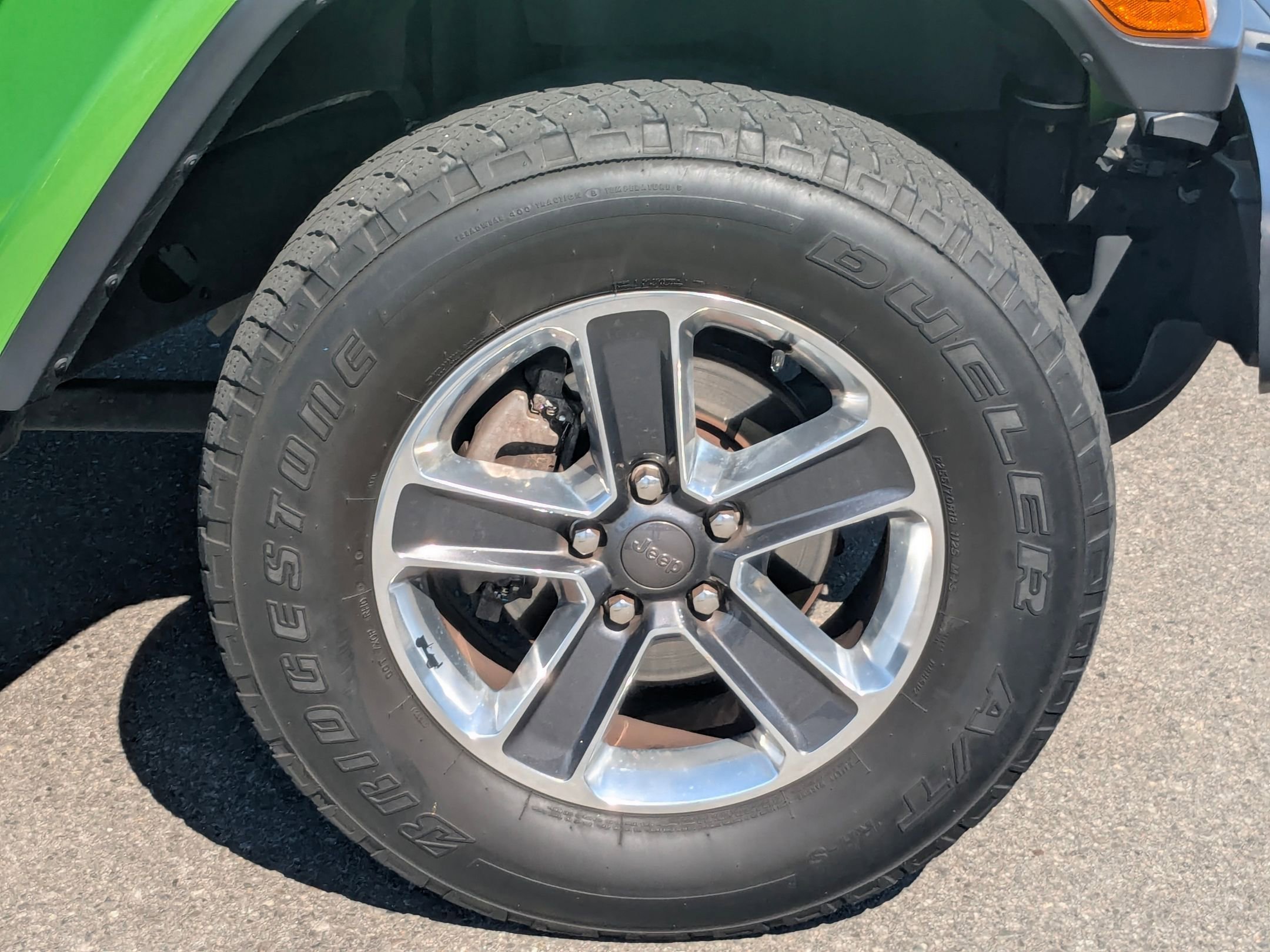 Certified Used 2019 Mojito! Clearcoat Jeep Sahara image 11