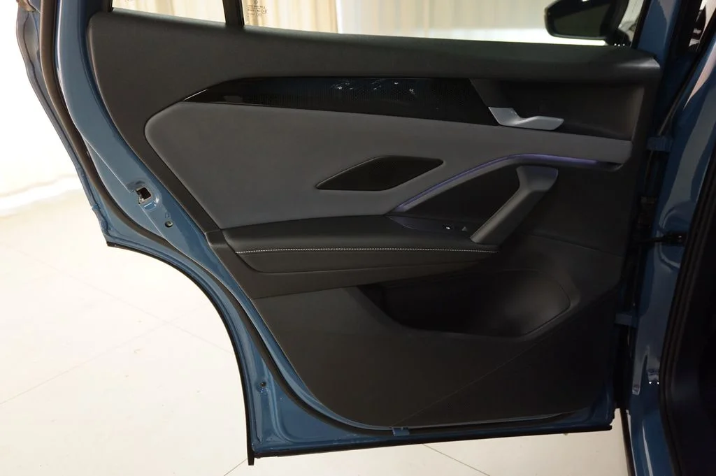 New 2026 Monterey Blue with Deep Black Roof Volkswagen 2.0T SE R-Line Black image 26