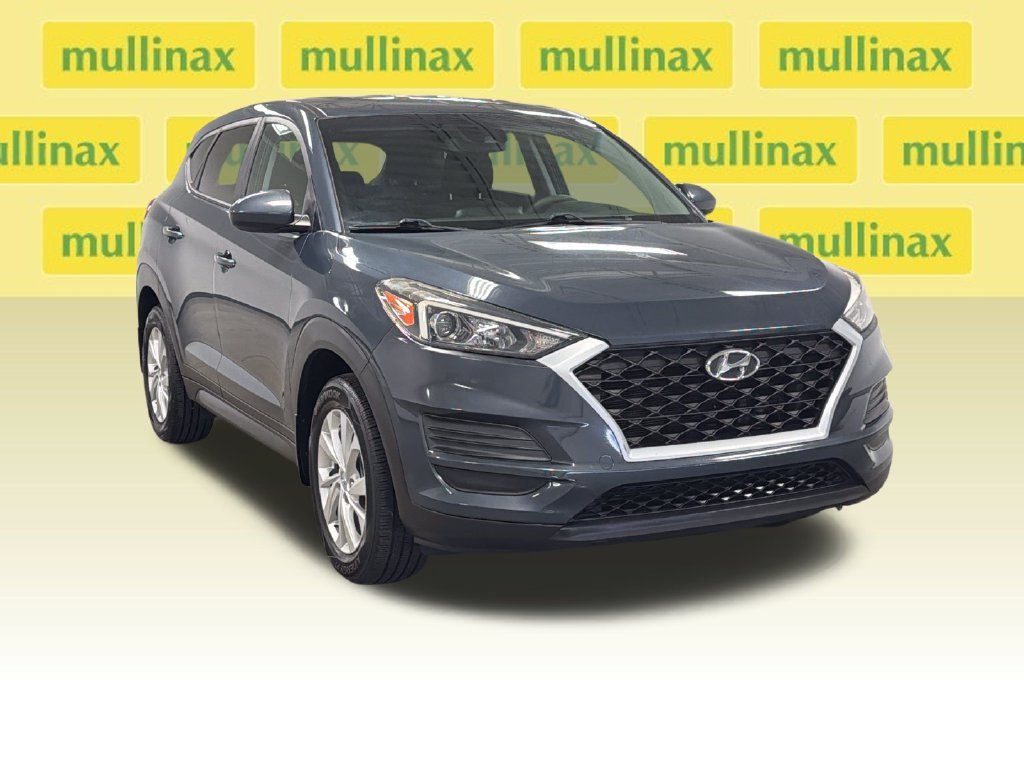 Used 2019 Blue Hyundai SE image 2