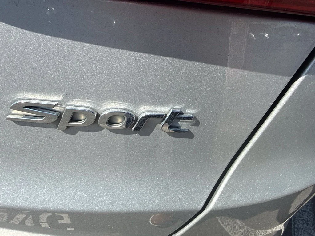 Used 2014 Silver Hyundai Base image 17