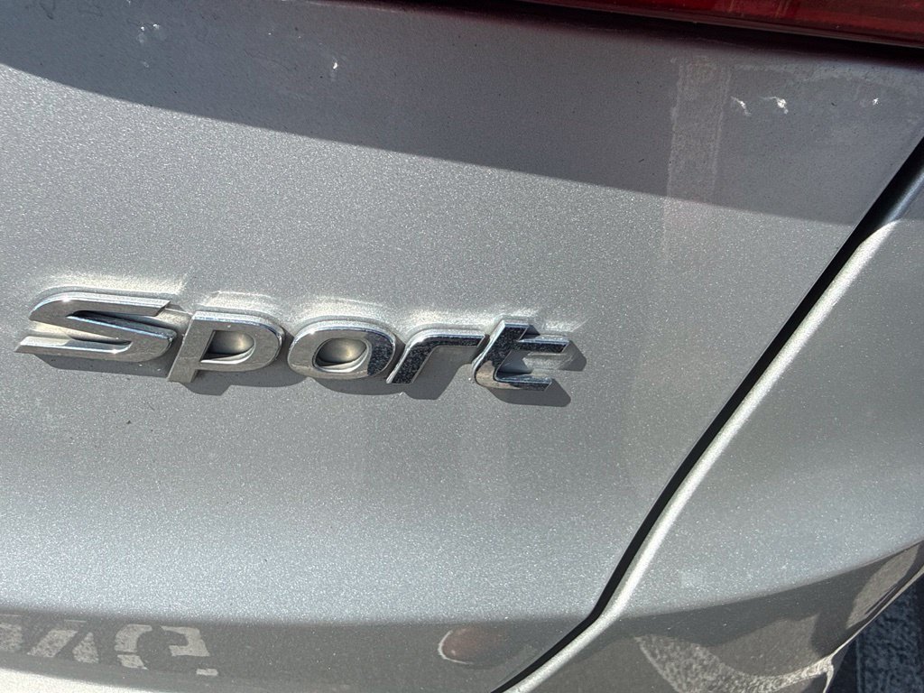 Used 2014 Silver Hyundai Base image 17