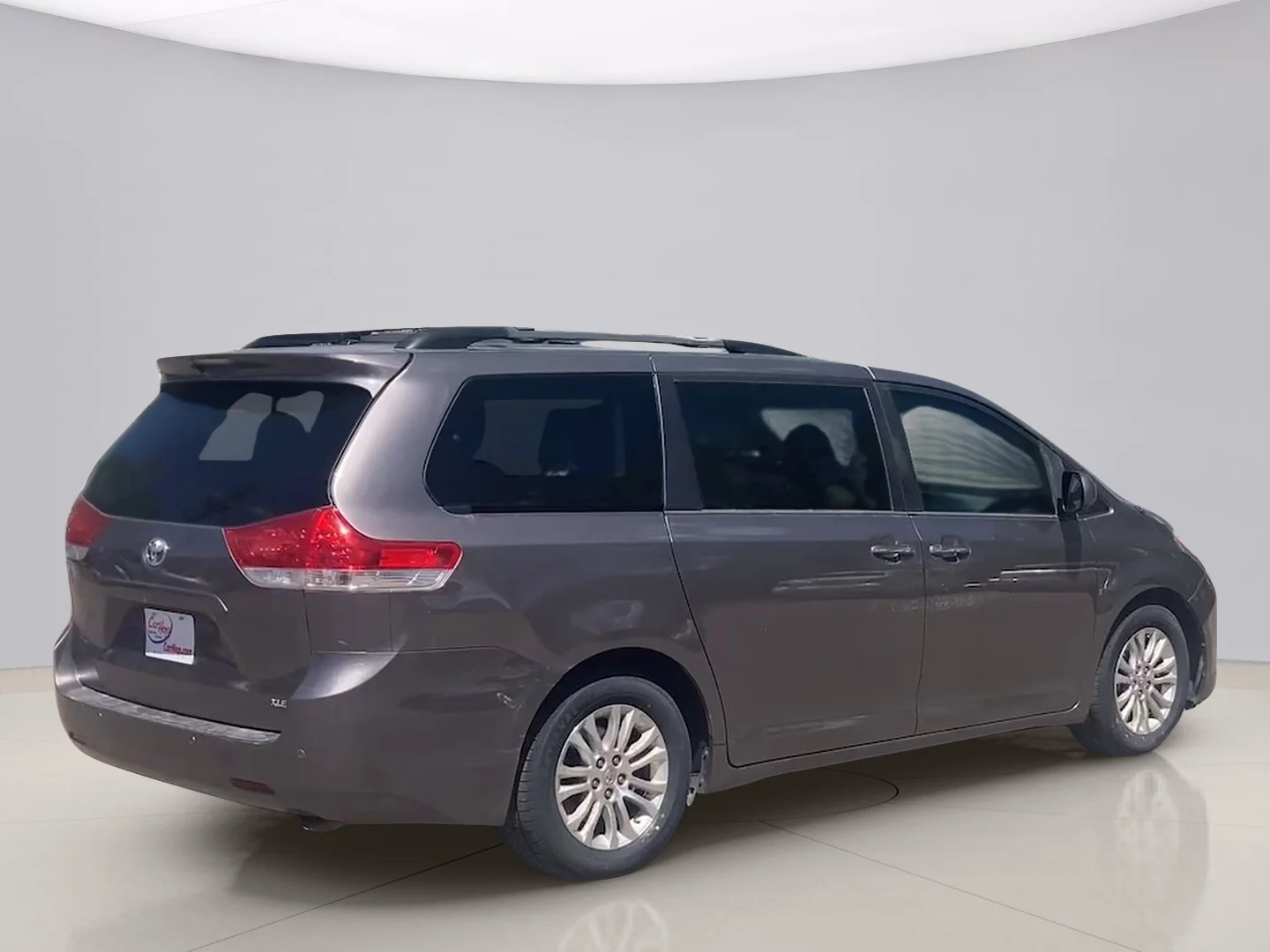 Used 2013 Gray Toyota XLE image 5