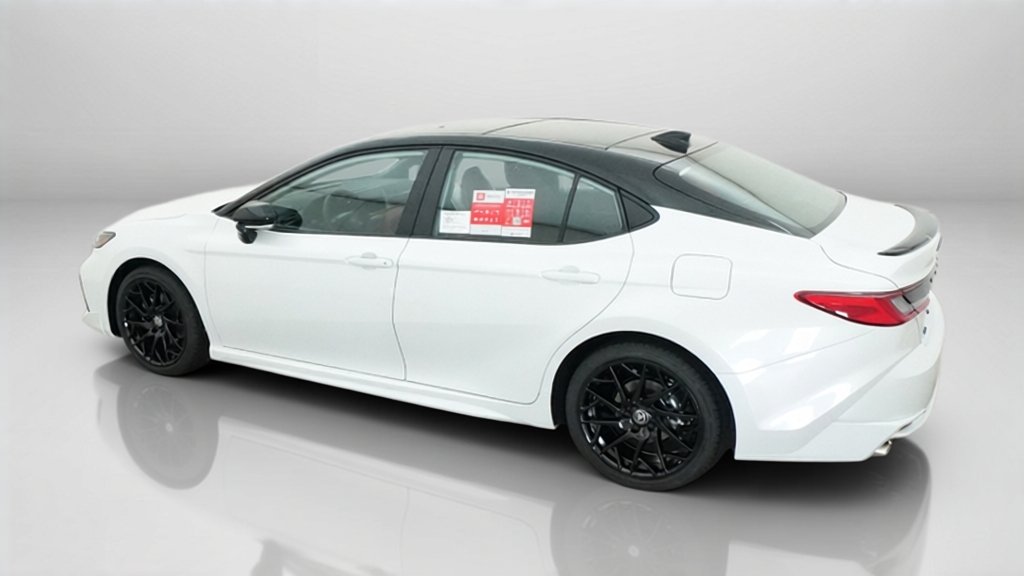 New 2026 Wind Chill Pearl with Midnight Black Metallic roof Toyota XSE image 15