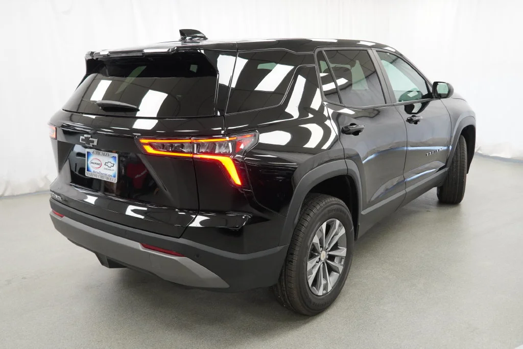 New 2027 Mosaic Black Metallic Chevrolet LT image 3