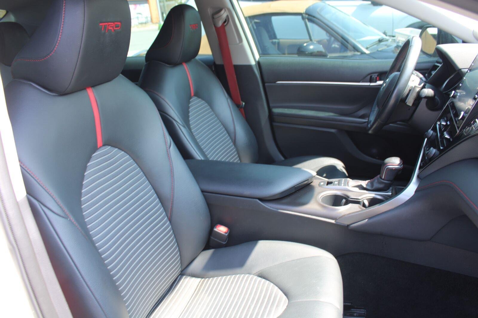 Used 2022 Wind Chill Pearl w/Midnight Black Metallic Roof Toyota TRD image 4