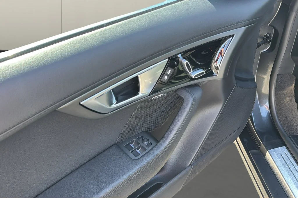 Used 2017 Gray Jaguar Premium image 15