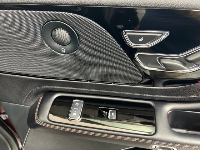 Used 2023 Red Lincoln Reserve image 28