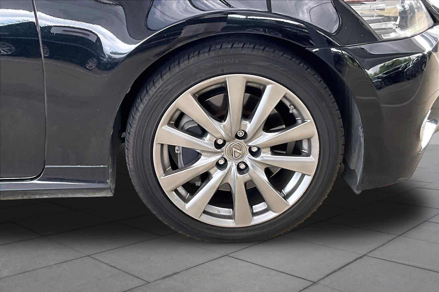 Used 2015 Obsidian Lexus  image 10