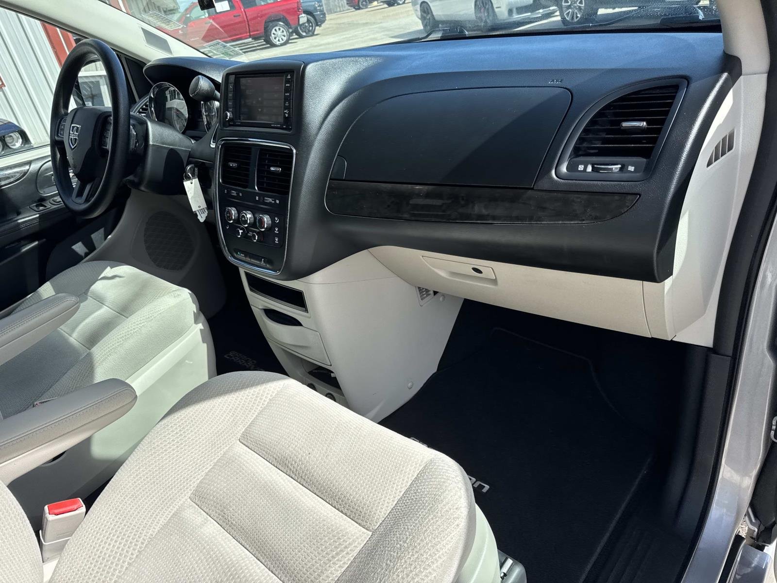 Used 2017 Silver Dodge SE image 13