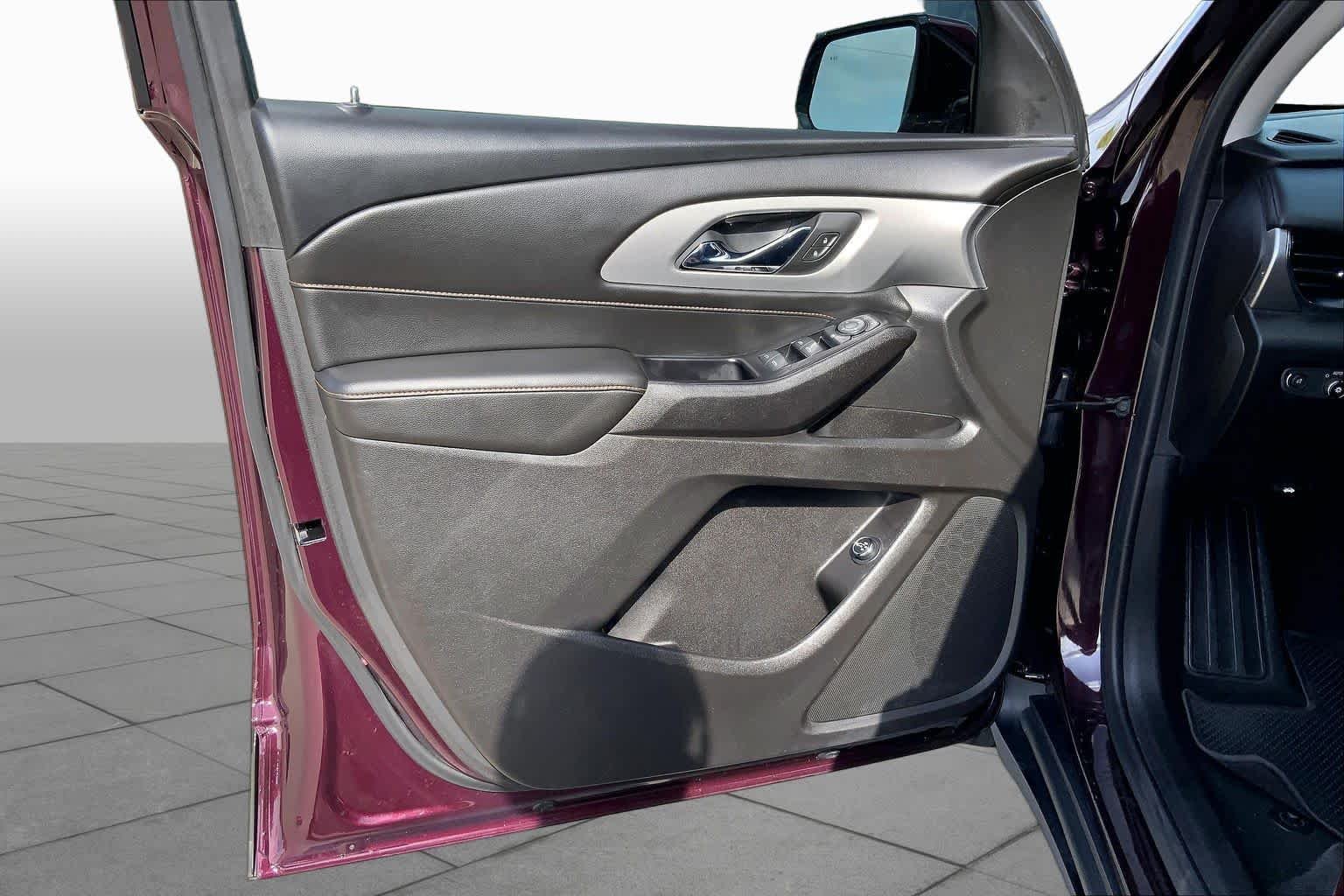 Used 2018 Black Currant Metallic Chevrolet LT Cloth image 21